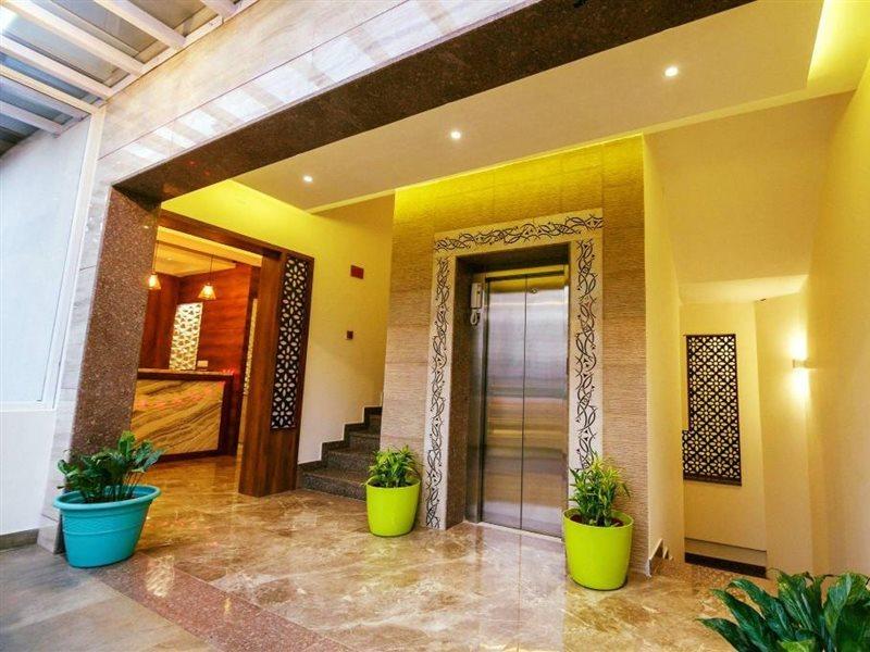 Hotel Tranquil Manipal Esterno foto