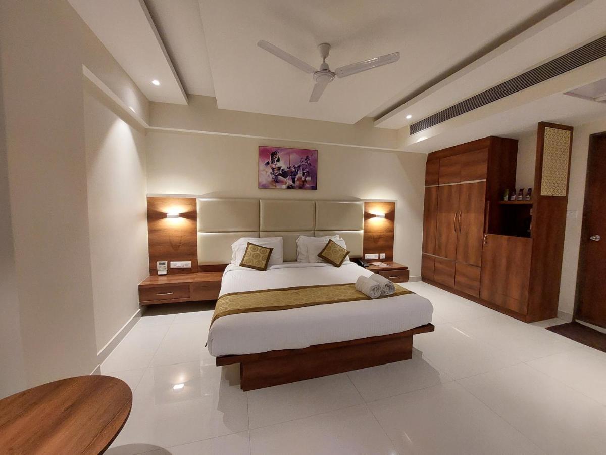 Hotel Tranquil Manipal Esterno foto