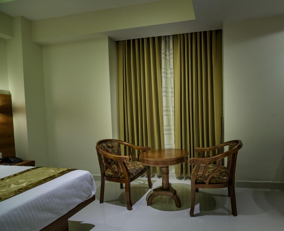 Hotel Tranquil Manipal Esterno foto