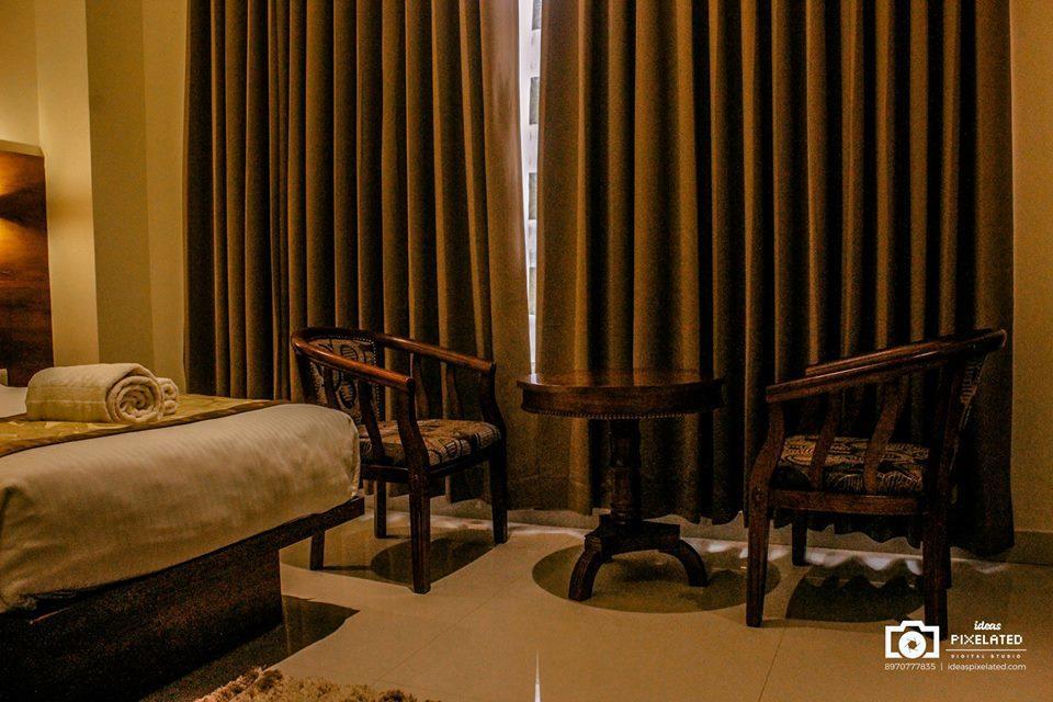 Hotel Tranquil Manipal Esterno foto