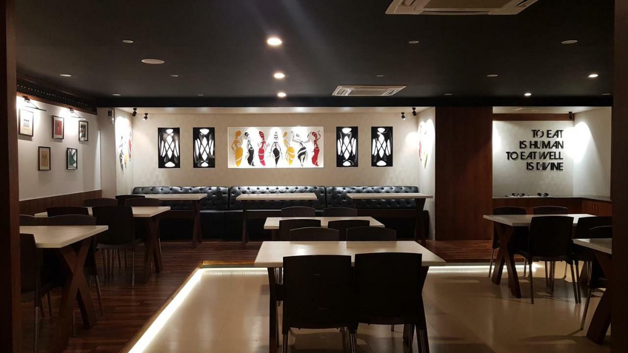 Hotel Tranquil Manipal Esterno foto